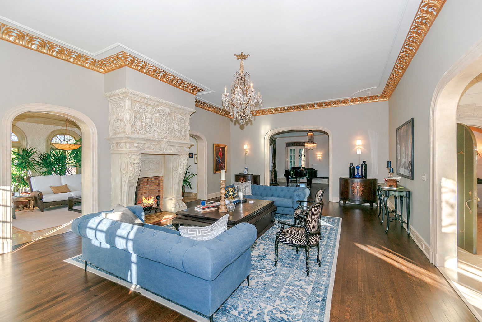 gloria crest estate