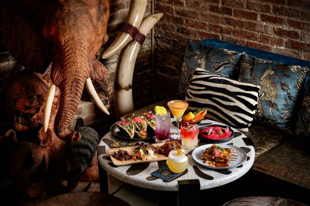 Baobab Lounge, Savannah
